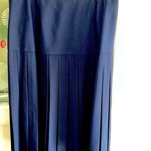 Excellent Condition Vintage Black Pleated Skirt Size14
